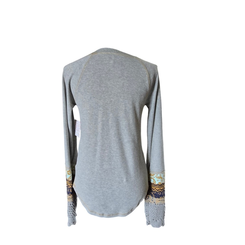 Free People Grey Waffle Knit Thermal Top Mixed Print Crochet Cuff Large - Picture 8 of 10